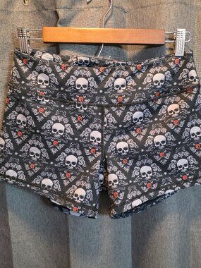 Born Primitive Halloween Skull athletic shorts Medium